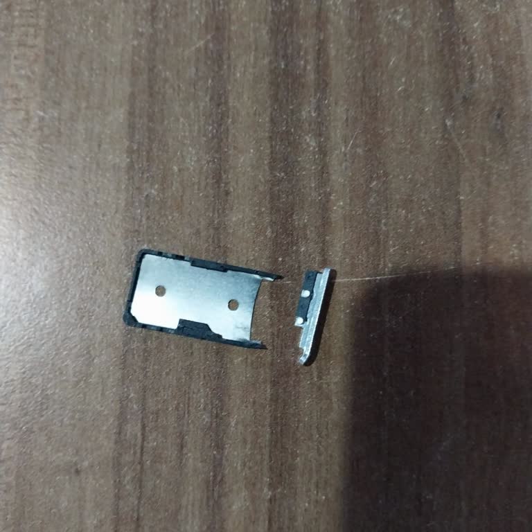 Sim Kart Tepsisi Kırıldı, Yedek Parça Satışı Yapılmaması Ve Tam Telefon Ücreti Talebi