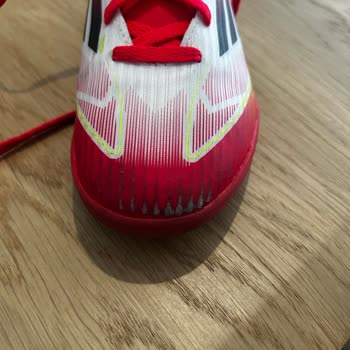 Adidas Çocuk Spor Ayakkabısında 1 Saatlik Kullanım Sonrası Yırtılma Ve Para İadesi Talebi