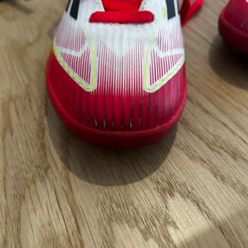 Adidas Çocuk Spor Ayakkabısında 1 Saatlik Kullanım Sonrası Yırtılma Ve Para İadesi Talebi
