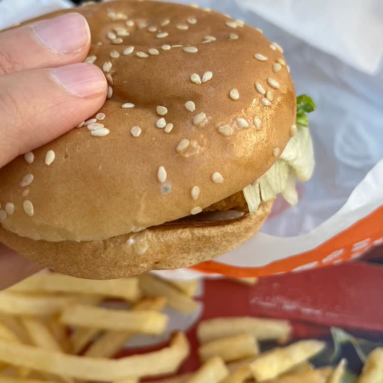 Küflü Ekmekli Hamburger: Hijyen Sorunu Ve Ücret İadesi Talebi