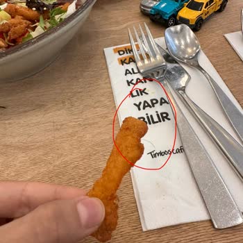 Timboo Şubesinde Salataya Saç Düşmesi Ve Hijyen Sorunu