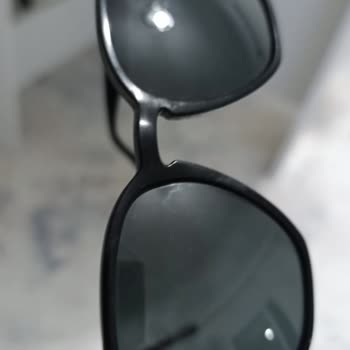 Ray-Ban Güneş Gözlüğünün Camları Bulanıktı, Garanti Sürecinde Mağaza Çözüm Sunmadı