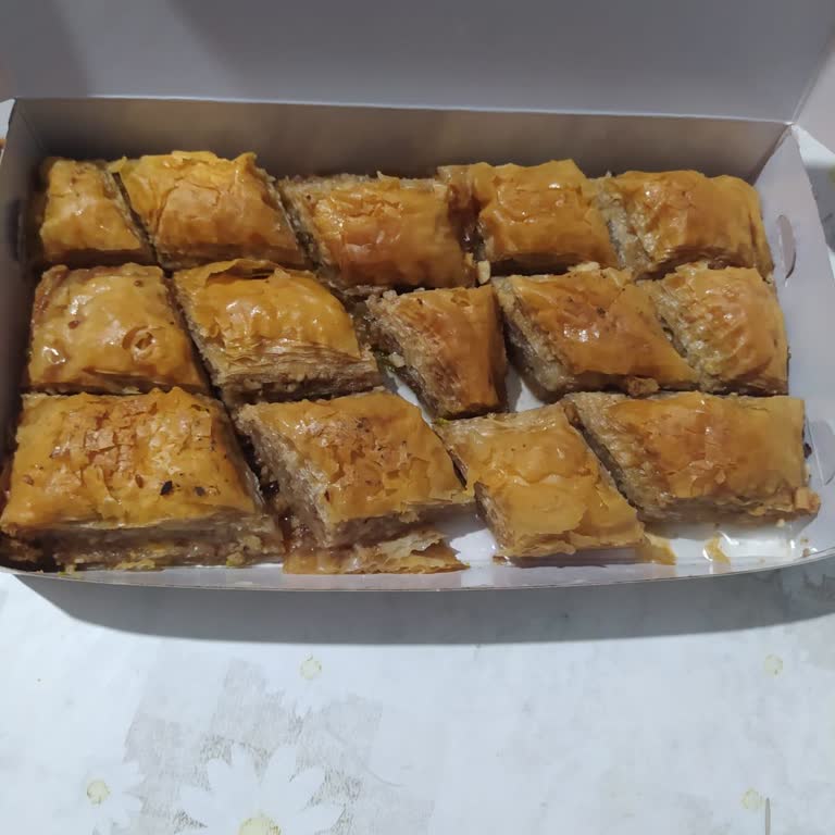Taze Olmayan Baklava, Cevapsız Şikayet Ve Özür Beklentisi