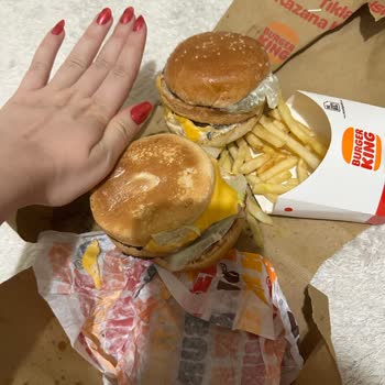 710 TL'lik Big King Siparişinde Kalitesiz Ve Küçük Ürün, İade Talebi