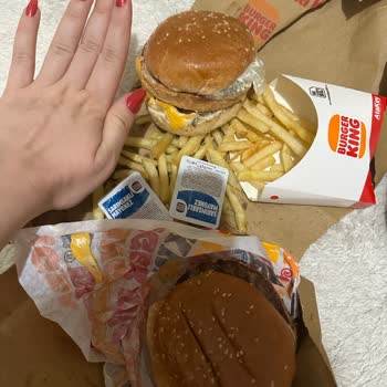 710 TL'lik Big King Siparişinde Kalitesiz Ve Küçük Ürün, İade Talebi