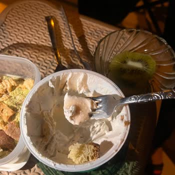 Şok Market’te Satılan Sek Krem Peynirinde Pembe Yabancı Parça