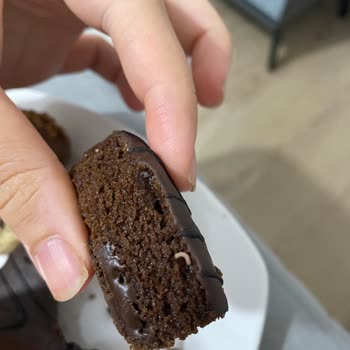 Elvan Gıda Kek Paketi İçinde Kurt Çıktı, Hijyen Ve Güven Sorunu