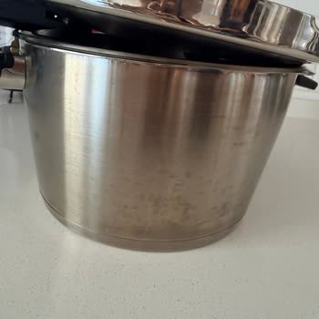Fissler Vitavit Düdüklü Tencere İlk Kullanımda Karardı Ve İade Talep Ediyorum