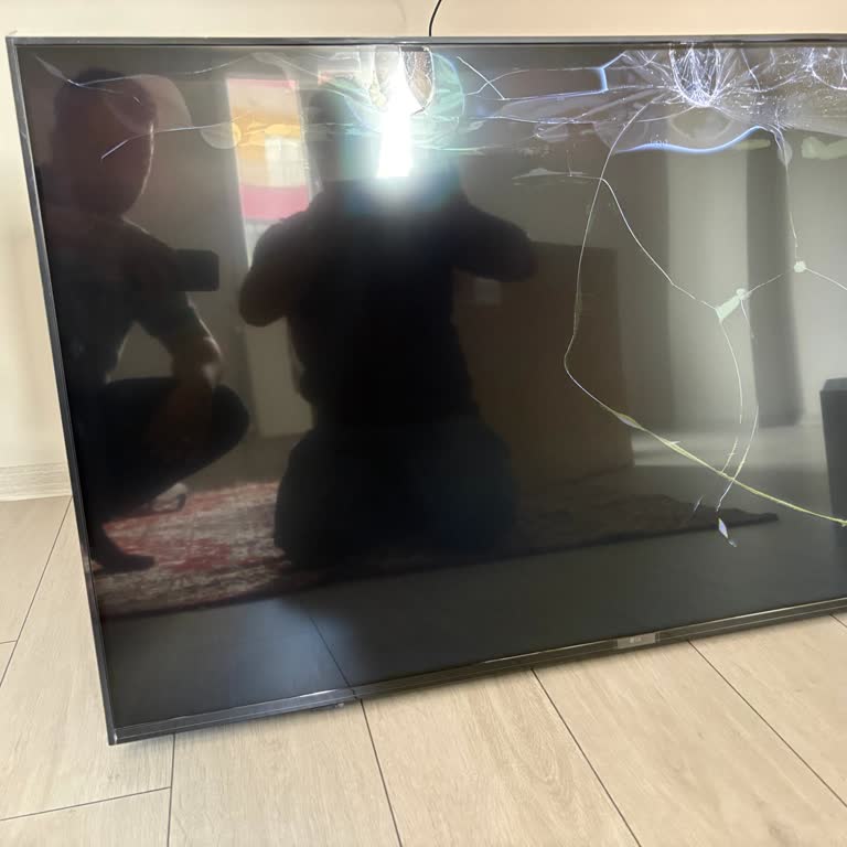 Kırık Televizyon Teslimi Ve İmzasız Kargo İçin Vatan Bilgisayar'dan Sorumluluk Talebi