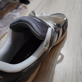 Adidas Grand Court Alpha 00s Ayakkabısında Kısa Sürede Bilek Açılması