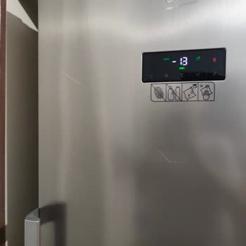 Emek Nakliyat (İzmir) Sebepsiz Yere 8.000 TL Daha Talep Ettiler ve Eşyalarıma Zarar Verdiler