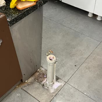 İki Kat Ücret Ve Kirli Tesettür Bölümünde Hatalı Saç Rengi