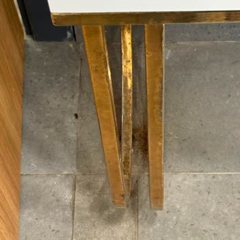 İki Kat Ücret Ve Kirli Tesettür Bölümünde Hatalı Saç Rengi
