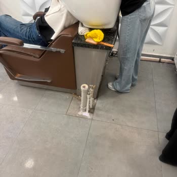 İki Kat Ücret Ve Kirli Tesettür Bölümünde Hatalı Saç Rengi