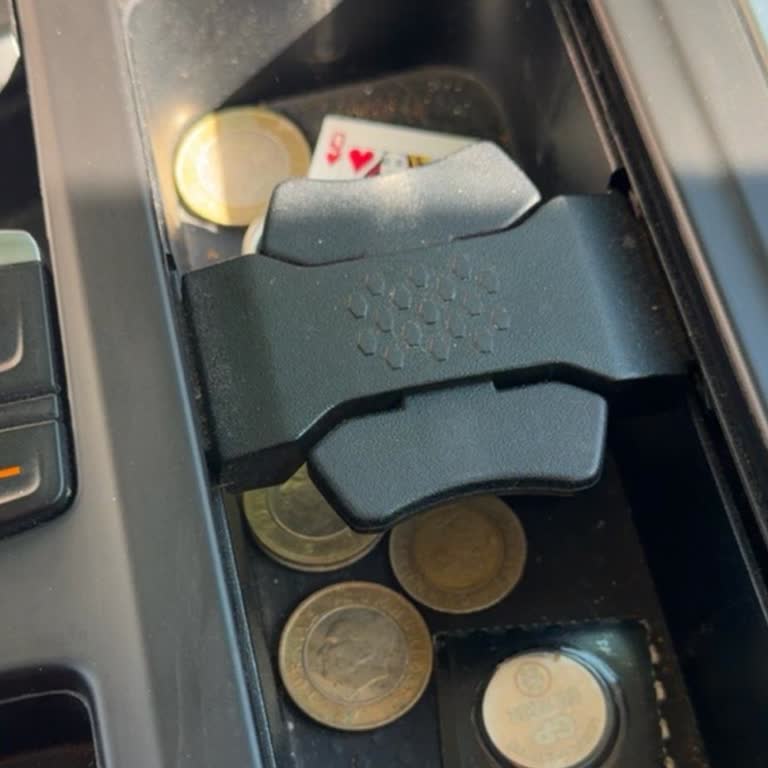 Renault Megane İç Trim Soyulma Sorunu Ve Ücretsiz Değişim Talebi