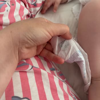 Molfix Bebek Bezinde Bant Açılma Sorunu Ve Yabancı Madde Bulunması Nedeniyle İade Talebi