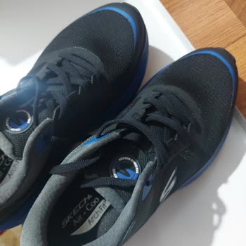 Sert Tabanda Yara Açan Skechers Ayakkabının Değişim Talebi