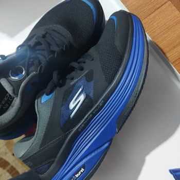 Sert Tabanda Yara Açan Skechers Ayakkabının Değişim Talebi