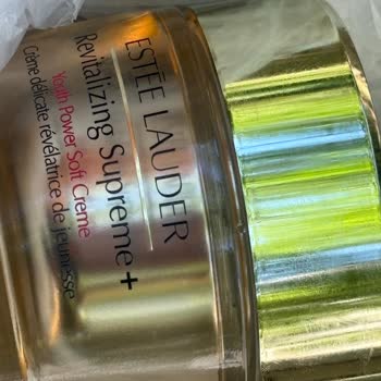 Estée Lauder Revitalizing Supreme+ Kreminde Şiddetli Cilt Reaksiyonu Ve Orijinallik Şüphesi