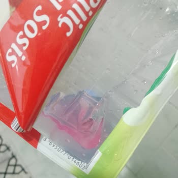 BİM Tombik Sosisin Pembe Renk Değişimi Sağlık Korkusuna Yol Açtı