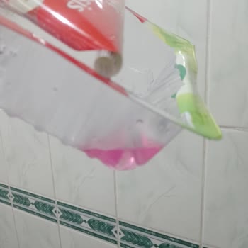BİM Tombik Sosisin Pembe Renk Değişimi Sağlık Korkusuna Yol Açtı