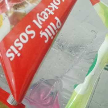 BİM Tombik Sosisin Pembe Renk Değişimi Sağlık Korkusuna Yol Açtı