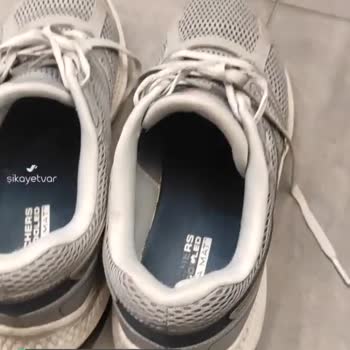 Henüz 3 Aylık Skechers Ayakkabı İçi Dağıldı