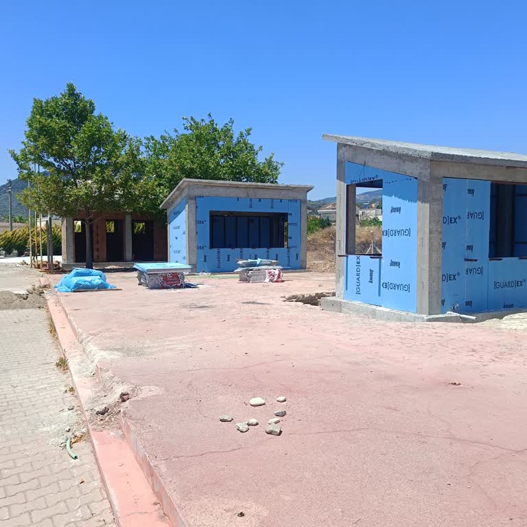 Küçükkuyu Mıhlı Mahallesi Plajında Tuvalet Ve Duş Tesislerinin Olmaması