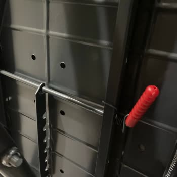 Binbirçeşit AVM Ütü Masası Duvara Yaslamadan Kullanılamıyor