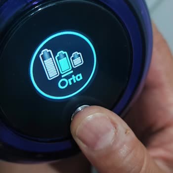 Kullanılmış Görünen Dyson Süpürge Ve Yanlış Menü Dili