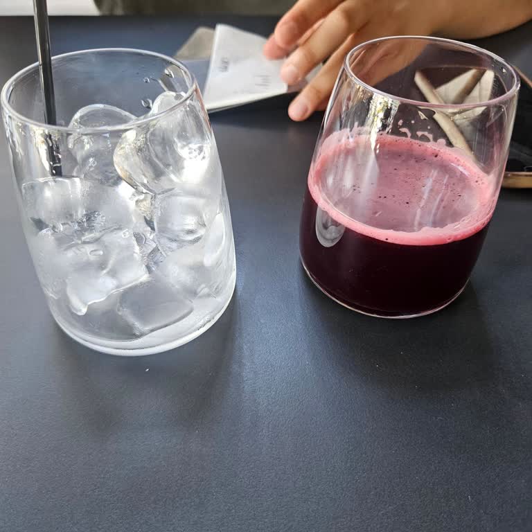 Yarım Bardak Hibiskus İçin Ödenen Fiyat Uygunsuzluğu