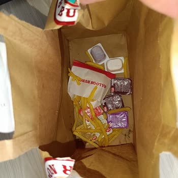 Migros Yemek'te Eksik Hamburger Ve Patates Nedeniyle Aç Kaldım, İade Talep Ediyorum