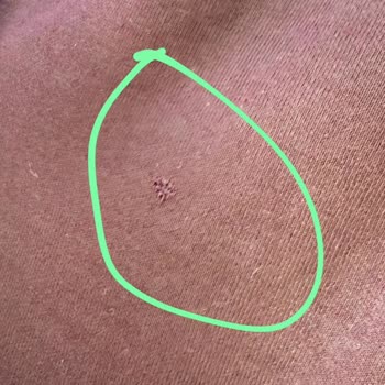 LCW Mağazasından Aldığım Tişörtte Üretim Hatası Yıkama Sonrası Delik Çıkması