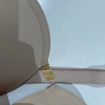 Marks & Spencer Sütyenindeki Üretim Hatası Ve Yanıt Bekleyen Müşteri Şikayeti