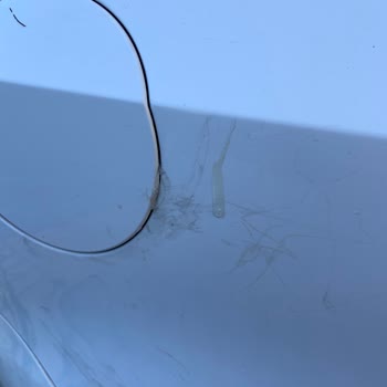 Shell Üsküdar’da Depo Kapağı Kırıldı Ve Yapıştırıcıyla Araç Boyasına Hasar Verildi