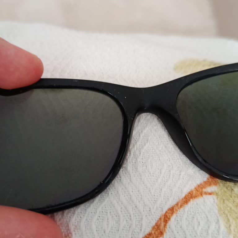 Rayban Gözlüğümde Mat Tabaka Soyulması Ve Kullanılmadığına Rağmen Deforme Olması