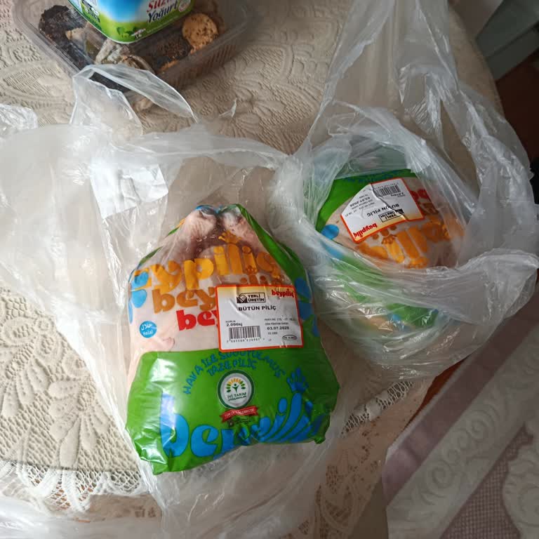 Düşük Kaliteli Poşetler Ve Yaşlı Müşterilere Saygısız Davranış