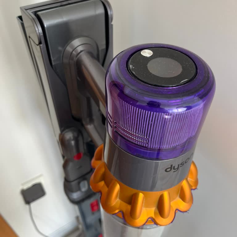 Dyson V15 Absolute Süpürge Kısa Sürede Kapanıp Şarj Olmuyor