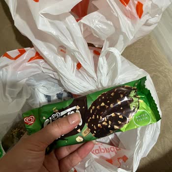 Migros Hemen Siparişindeki Dondurma Yanlış Poşete Konuldu, Eridi; İade Talebi