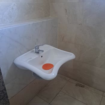 Tatilcikuş Otel Genel Olarak Son Derece Kötü Durumda