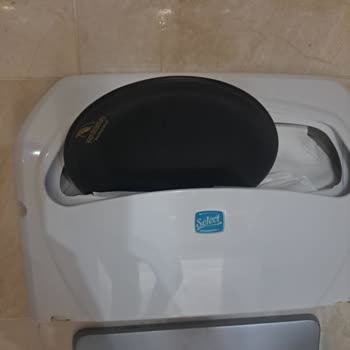 Tatilcikuş Otel Genel Olarak Son Derece Kötü Durumda