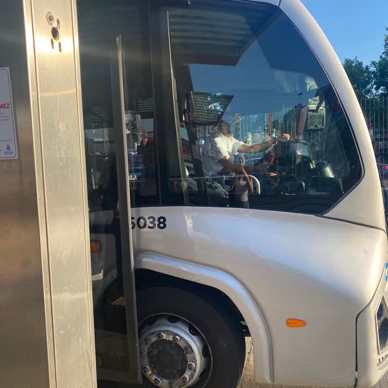 Metrobüs Kliması Aşırı Soğuk, Yolcular Üşüyor Ve Şoförün Üslubu Sorunlu