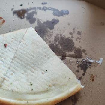 Domino's Pizza Çatalca Şubesinde Sarımsak Kenarı Eksikliği Ve Pizzalarda Kalite Sorunları