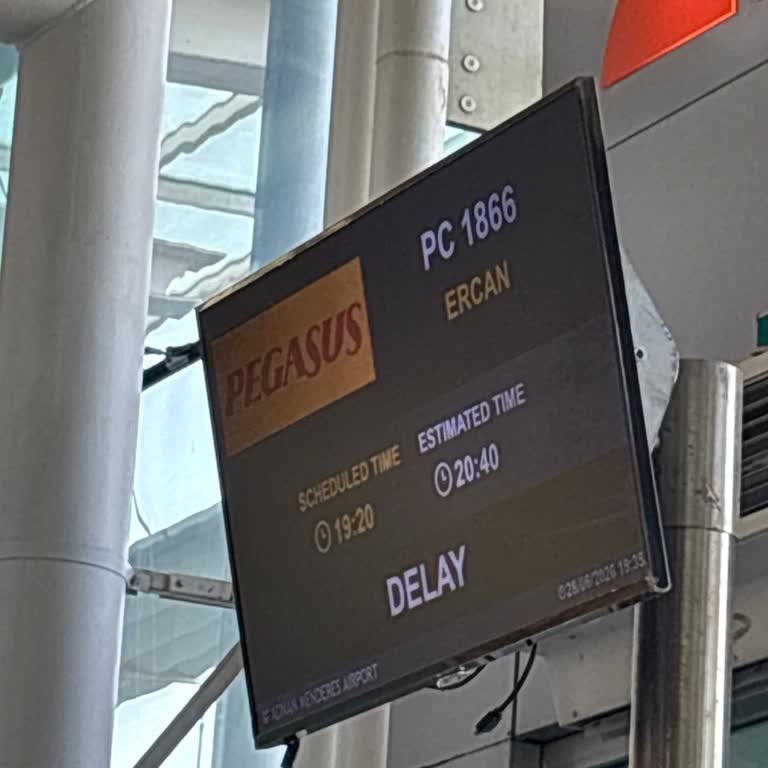 İzmir Ve Kıbrıs Rotasında Sürekli Rötarlar Ve Yetersiz Bilgilendirme Yolcuları Mağdur Ediyor