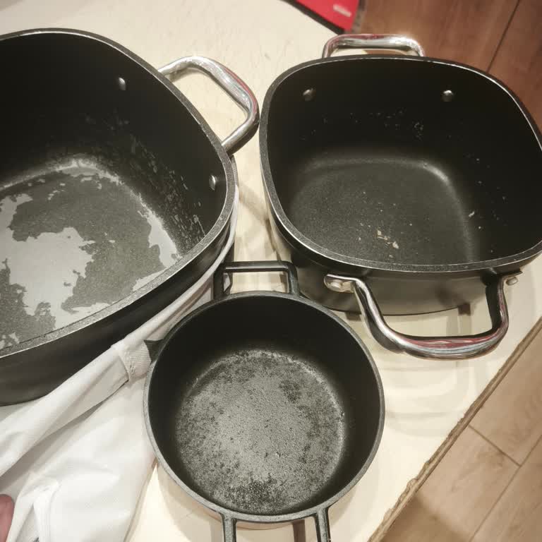 Garanti Süresi Bitmiş Schafer Gastronomi Tencere Setinde Çatlama Ve Atma