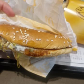 Zeytinburnu McDonald’s Şubesinde Uzun Bekleme Ve Kalitesiz Burger Şikayeti