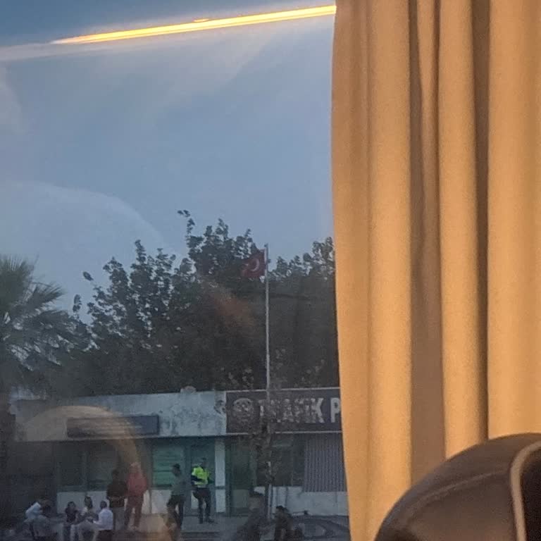 Kale Seyahat’te Şoförün Tehlikeli Manevrası Ve Yolcu Kavgası Can Güvenliğini Tehlikeye Attı