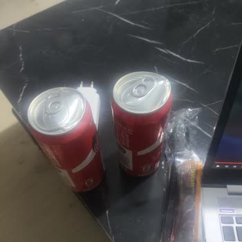 Donmuş Hamburger, Patlamış Kola Ve Bozuk Trileçe Şikayeti