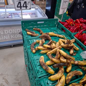 Migros Şubesindeki Bozuk Muzların Satışı Ve Çalışanların Duyarsız Tutumu