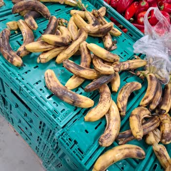 Migros Şubesindeki Bozuk Muzların Satışı Ve Çalışanların Duyarsız Tutumu